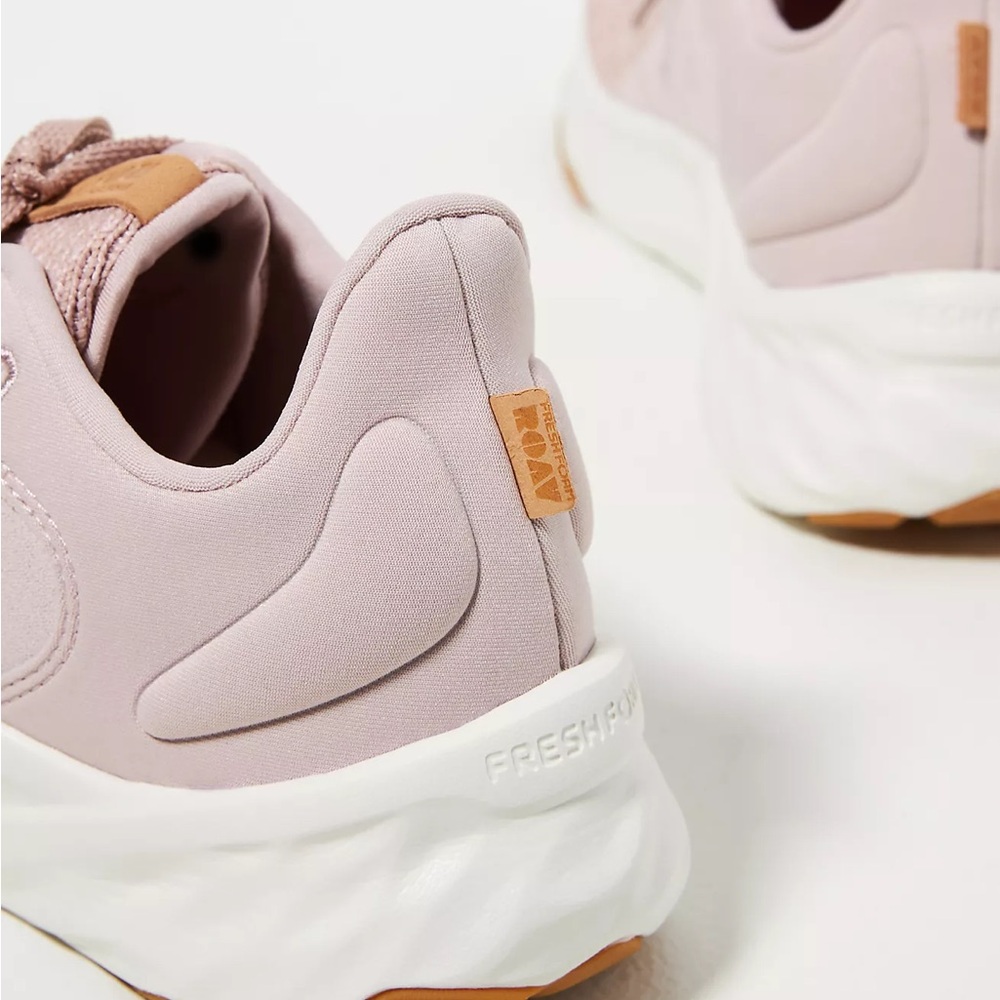 NWOB Fresh Foam Roav V2 Sneakers - Picture 5 of 5